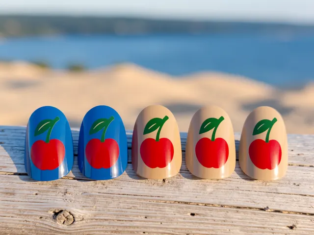 Nail art inspired by Birmingham, Michigan